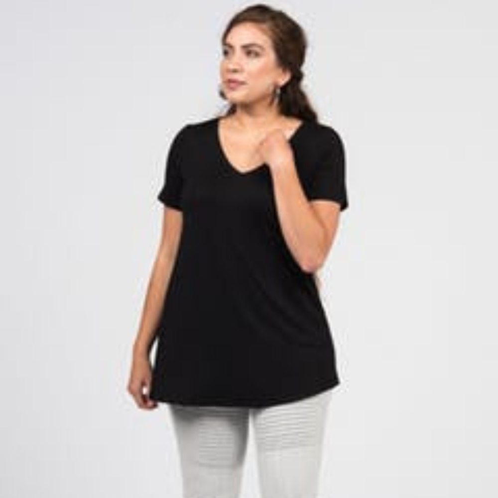 NWT Agnes & Dora Everyday Tee
